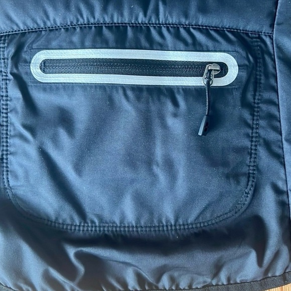 Nike running aeroloft 800 balck vest women’s size Xs - Picture 8 of 8